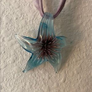 Glass pendant necklace